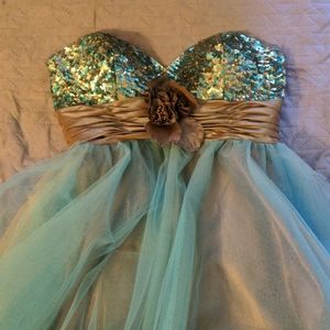 May Queen right above knee dress